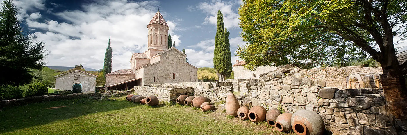 Georgien: Quevri und Kapelle